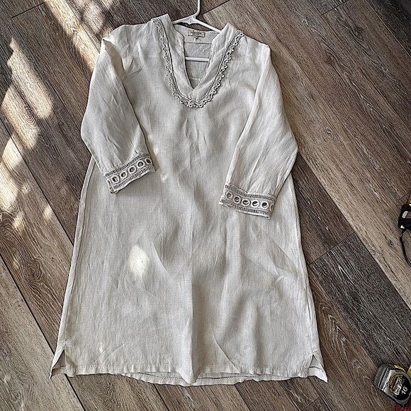 Via Signoria Dresses & Skirts - 🖤 Via Signorla 100% Linen dress with great condition and clean no stains.